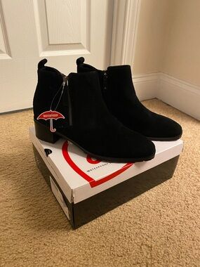 Blondo Women's Black Ankle Booties - Waterproof Suede Style